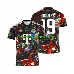 Camisola Bayern de Munique Alphonso Davies 19 Oktoberfest Homem Equipamento principal 2026-2027 Mangas Curtas