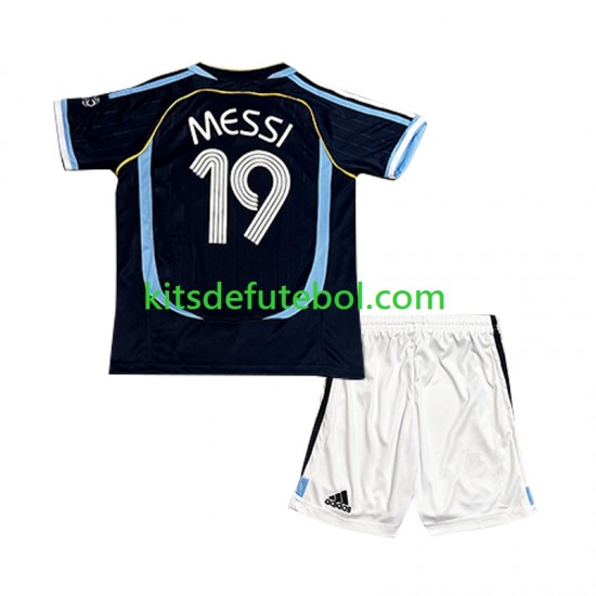 Camisola Retrô Seleção da Argentina Lionel Messi 19 Criança Equipamento alternativo 2006 Mangas Curtas