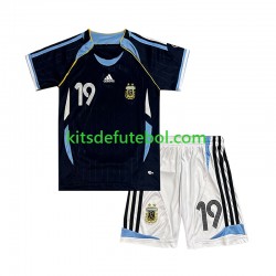 Camisola Retrô Seleção da Argentina Lionel Messi 19 Criança Equipamento alternativo 2006 Mangas Curtas