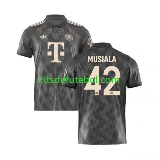 Camisola Bayern de Munique MUSIALA 42 Octoberfest Homem Quarto equipamento 2024-2025 Mangas Curtas
